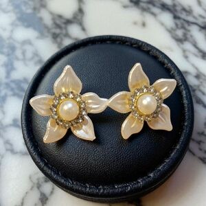 Hand Crafted Cream Pearl & Crystal Floral Stud Earrings